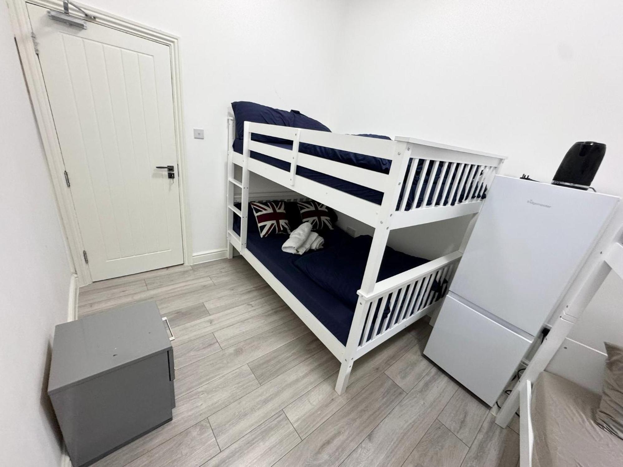 Willesden Green Budget Guesthouse ลอนดอน ภายนอก รูปภาพ